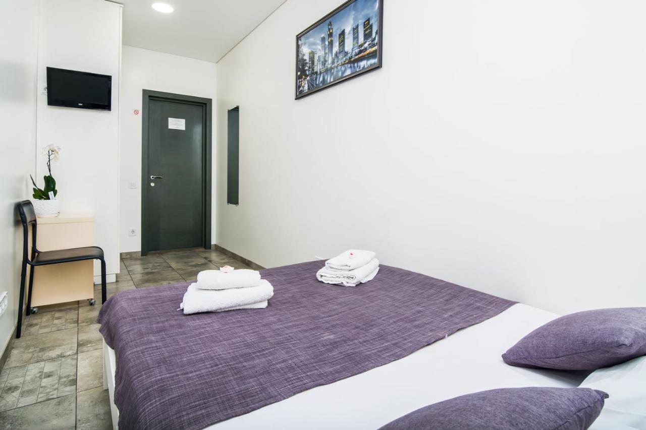 Skyhome Mini-Hotel Kiev Buitenkant foto